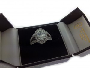 oval engagment ring