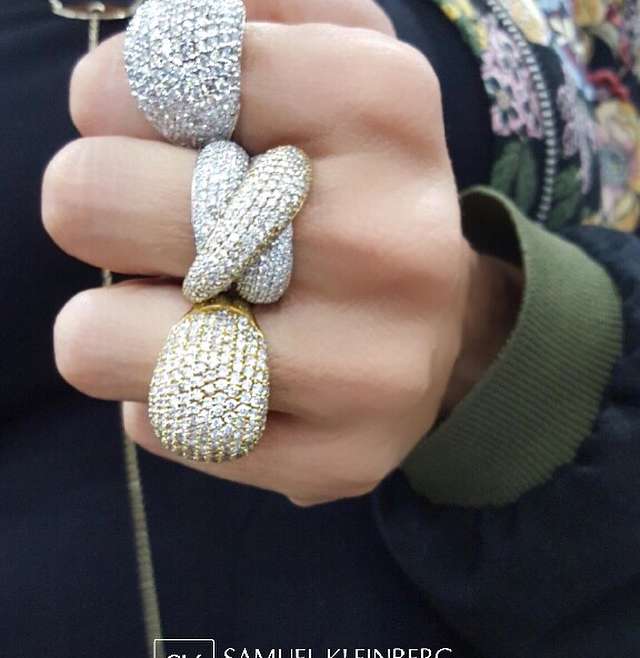 Pavé diamond rings