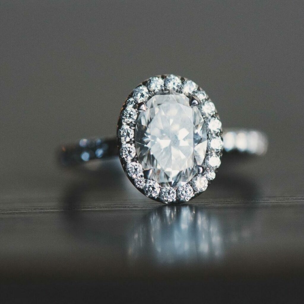 Oval-Cut-Engagement-Ring